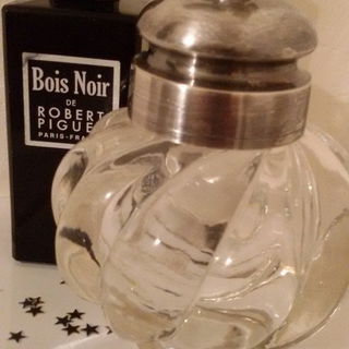 Bois Noir von Robert Piguet