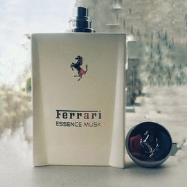 Essence Musk - Ferrari