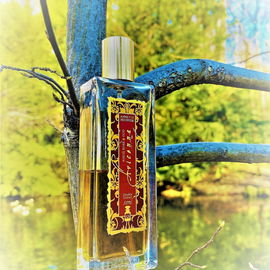 Avicenna White Rose & Oud - Annette Neuffer