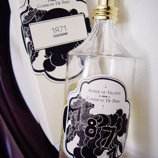 Ein ganz besonderer Duft für mich:-) ein fruchtig-grünmandeliger Sommergourmand..