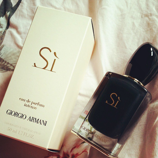Sì (2014) (Eau de Parfum Intense) by Giorgio Armani