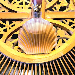 Black Pearls (Parfum) by Elizabeth Taylor