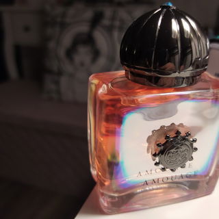 Portrayal Woman by Amouage