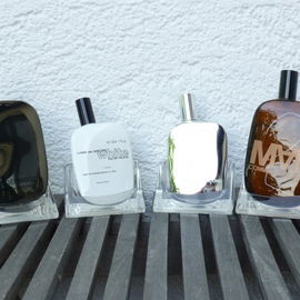 Comme des Garçons White von Comme des Garçons mit Wonderwood, 2 und 2 Man