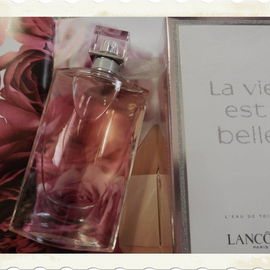 LA VIE EST BELLE Eau de Toilette