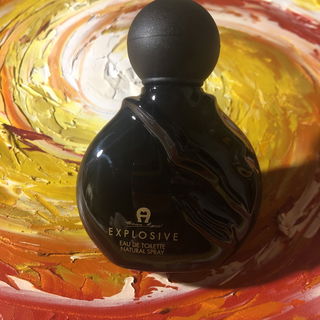 Explosion der Farben —  In schnellen, kreisenden Schwüngen  Ölfarbe mit Spachtel auf die Leinwand streichen.  Malen mit dem ganzen Körper.  Energie fließt. Der Geist sprudelt Gedankenfetzen.  Freude strömt ins Herz.  Die Seele beruhigt sich.