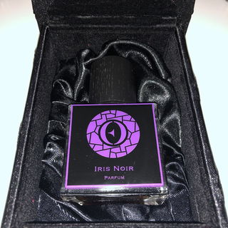 Iris Noir (2024) von Ensar Oud