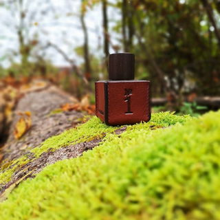 🌹 Nur ein Rosenouder? Nein : ein mineralisch,samtig ambriertes Lederkleid. 🤓 Danke allen.