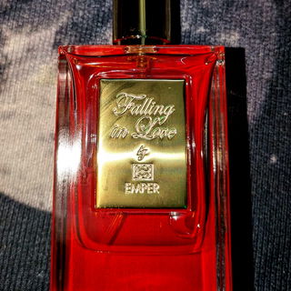 Falling in Love von Emper