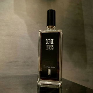 Écrin de fumée by Serge Lutens