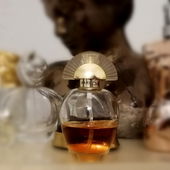 Vintage - Version, der jetzt erhältliche Flakon ist nicht mehr so schön. (von Gold)