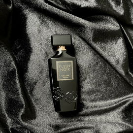 Fleur Noir - Câline