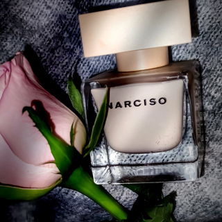 Narciso (Eau de Parfum Poudrée) von Narciso Rodriguez