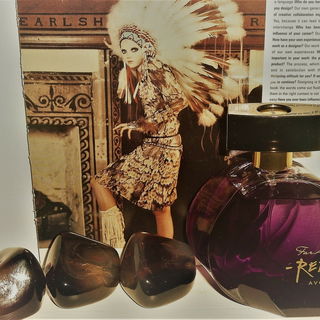 Far Away Rebel von Avon