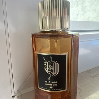 Amber Oud / الوفية - عنبر عود von Ibraheem Al.Qurashi