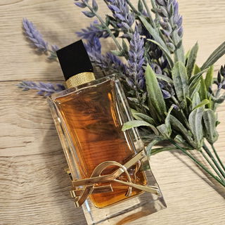 Libre (Eau de Parfum Intense) by Yves Saint Laurent