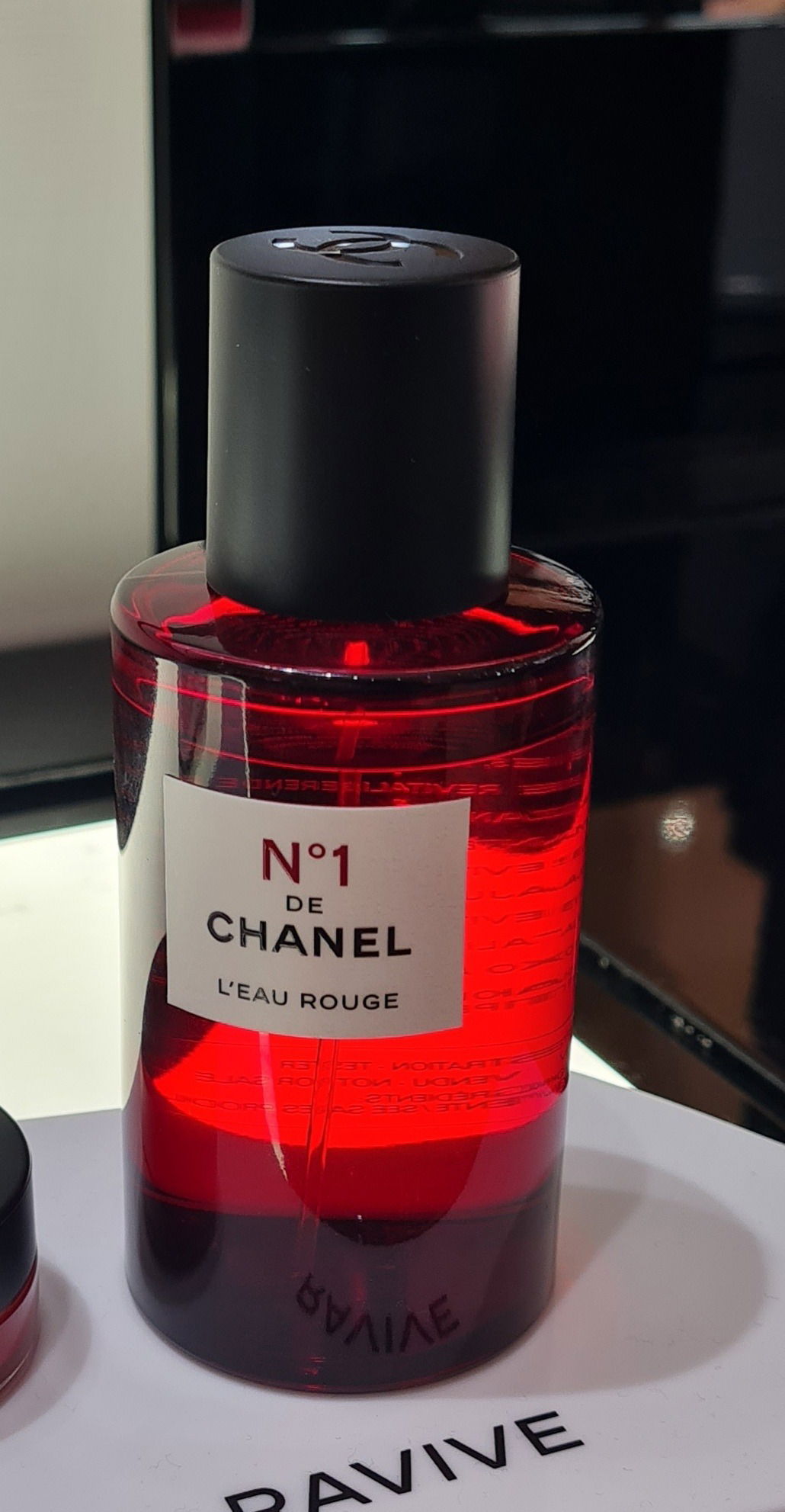 N°1 L'Eau Rouge by Chanel » Reviews & Perfume Facts