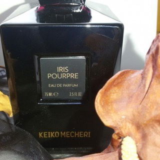 Iris Pourpre von Keiko Mecheri