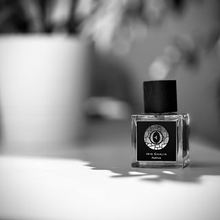 Iris Ghalia (Parfum) von Ensar Oud / Oriscent
