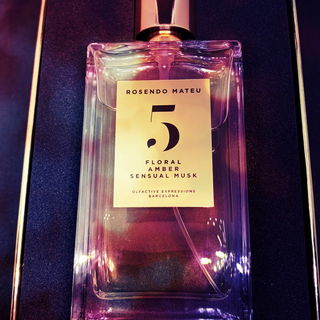 5 - Floral, Amber, Sensual Musk (Eau de Parfum) von Rosendo Mateu - Olfactive Expressions
