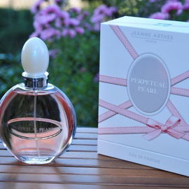 Perpetual Pearl (2013) - Jeanne Arthes