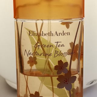Green Tea Nectarine Blossom von Elizabeth Arden