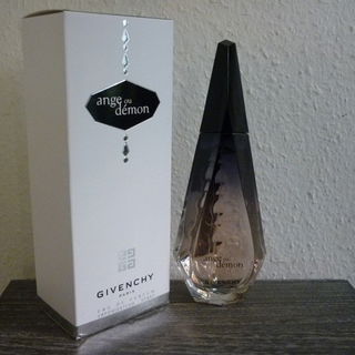 Ange ou Démon (Eau de Parfum) by Givenchy