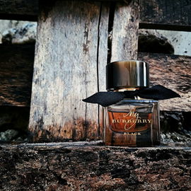 It's like a cowboy 🤠on his ranch with this powerful My Burberry Black. Thank you very much everyone for your nice comments, happy weekend🥰🫂