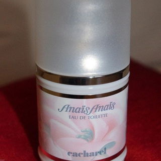 Anaïs Anaïs von Cacharel