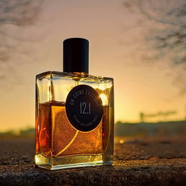 12.1 Un Crime Exotique - Pierre Guillaume