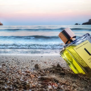 1 - Bergamot, Tea Leaf, Sandal Wood by Rosendo Mateu - Olfactive Expressions