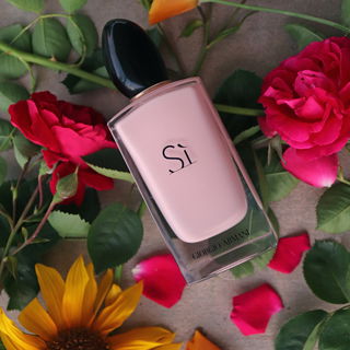 Sì (Fiori Eau de Parfum) by Giorgio Armani