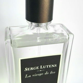 La vierge de fer von Serge Lutens