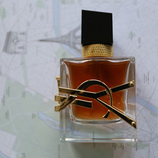 Libre (Eau de Parfum Intense) by Yves Saint Laurent