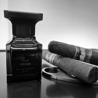Oud Wood (Eau de Parfum) by Tom Ford