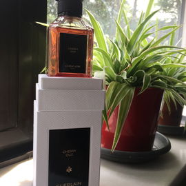 Cherry Oud von Guerlain
