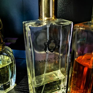 Nero (Eau de Parfum) von Mazzolari