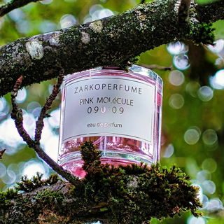 Pink Molécule 090·09 by Zarkoperfume