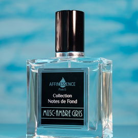 This week's Fragrance Friday post is of my latest acquisition. Musc-Ambre Gris by Affinessence Review coming soon. IG: kolinmarchand