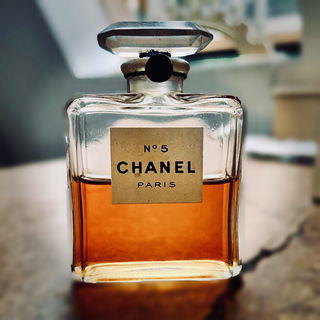 N°5 (Parfum) by Chanel