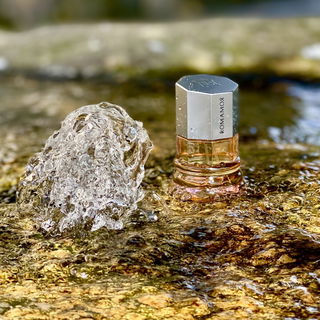 Sanft und erfrischend plätschert er dahin, getragen von fruchtig-blumiger Süße. Danke für euren Besuch, möge euer Sonntag ebenso entspannt und liebevoll fließen. Liebe Grüße 🙏🥰💛