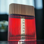 Stunning scent in a beautiful red bottle ❤ (by LordDrakkar)