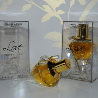 Love Never Dies Gold - Jeanne Arthes