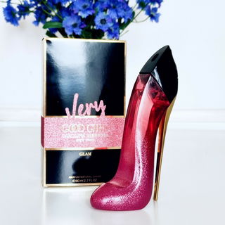 Very Good Girl Glam - Carolina Herrera