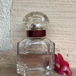 Du bist tatsächlich ein kleiner Schatz, Rosie. Anmutig und fein.