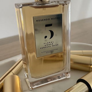 5 - Floral, Amber, Sensual Musk (Eau de Parfum) von Rosendo Mateu - Olfactive Expressions