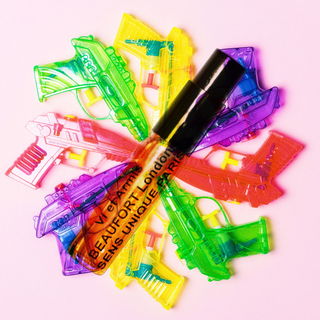 Wirf die Waffen ins Feuer