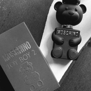 Toy Boy 2 von Moschino