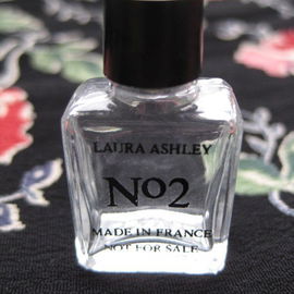 №2 - Laura Ashley