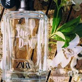 Linen Collect - Idle Day - Zara